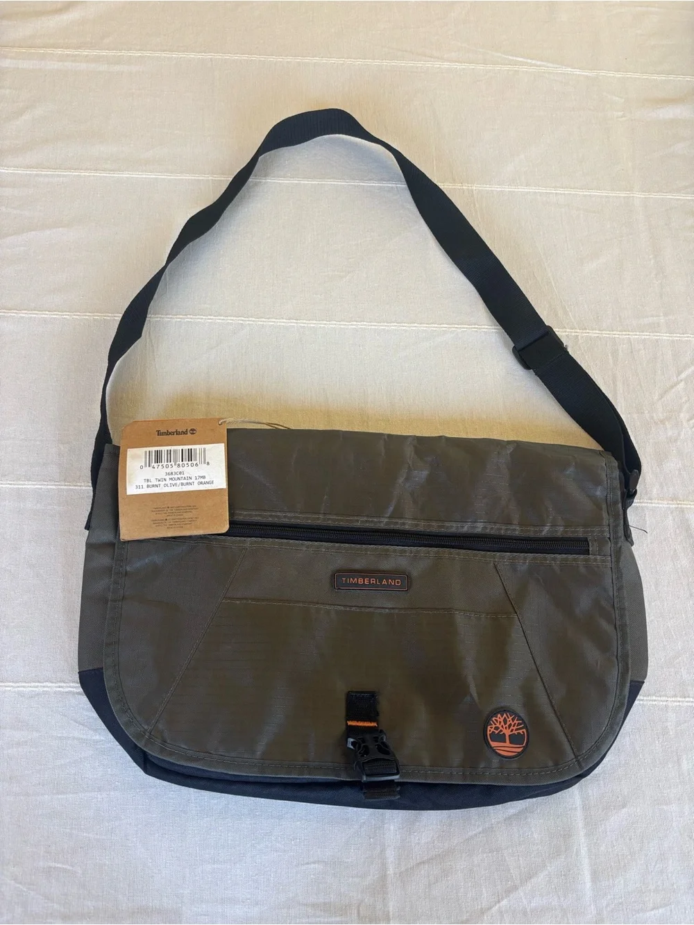 NWT Timberland Twin Mountain Messenger Bag 17” Laptop Burnt Olive crossbody